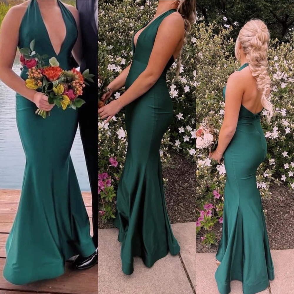 Green Plunge Neck Sleeveless Gown for Prom